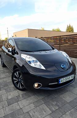 Хетчбек Nissan Leaf 2013 в Тячеві