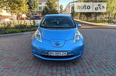 Хэтчбек Nissan Leaf 2013 в Одессе