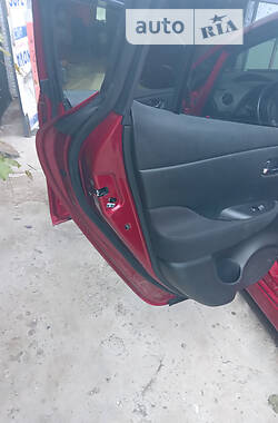 Хэтчбек Nissan Leaf 2014 в 