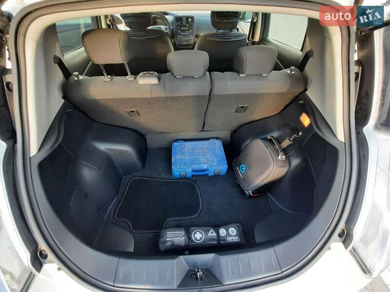 Хэтчбек Nissan Leaf 2017 в Черновцах