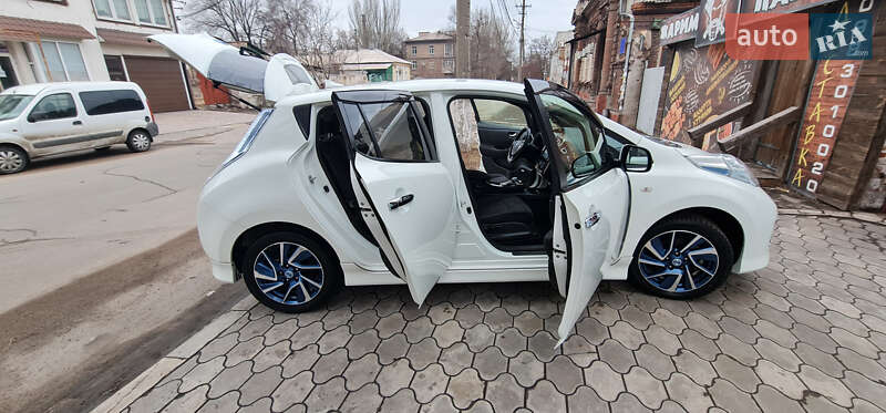 Хетчбек Nissan Leaf 2015 в Дніпрі фото 10 Хетчбек Nissan Leaf 2015 в Дніпрі