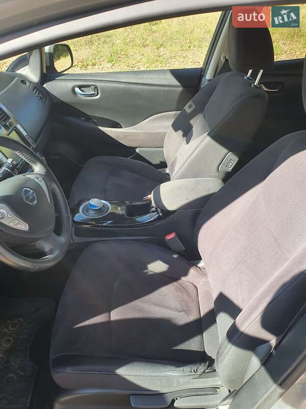 Хетчбек Nissan Leaf 2016 в Києві