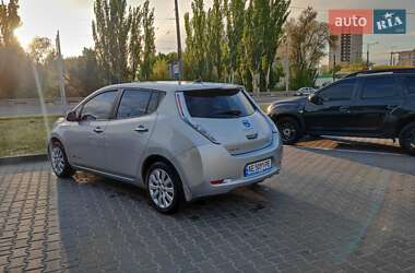 Хетчбек Nissan Leaf 2013 в Дніпрі