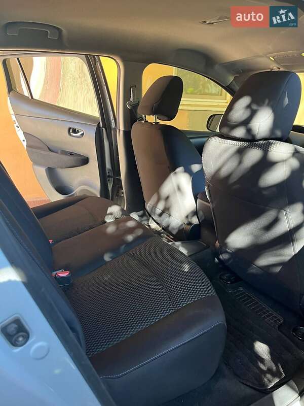 Хетчбек Nissan Leaf 2013 в Дніпрі фото 7 Хетчбек Nissan Leaf 2013 в Дніпрі