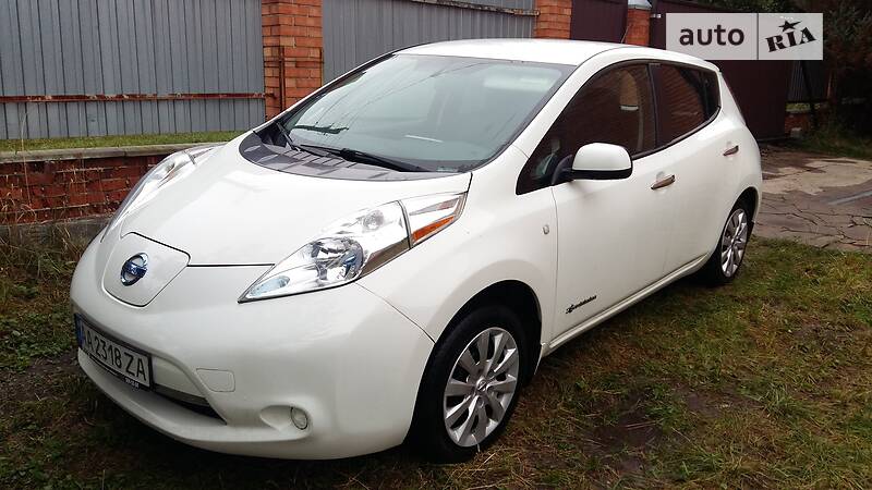 Хэтчбек Nissan Leaf 2016 в Киеве