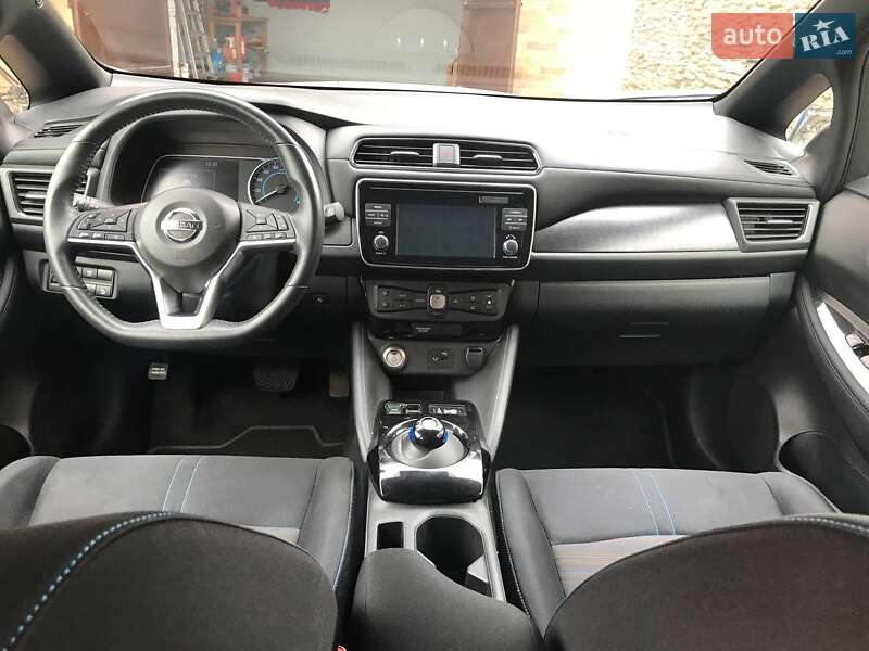 Хэтчбек Nissan Leaf 2019 в Млинове