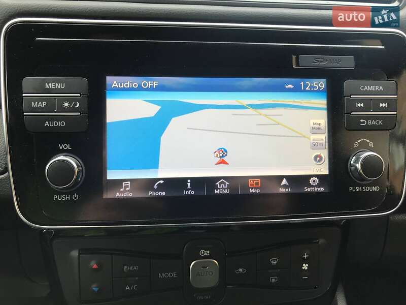 Хэтчбек Nissan Leaf 2019 в Млинове