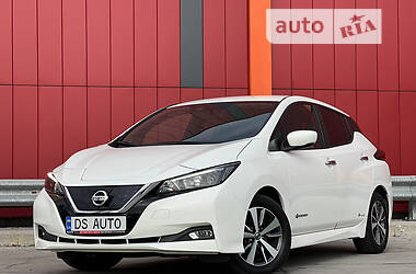 Хэтчбек Nissan Leaf 2018 в Киеве