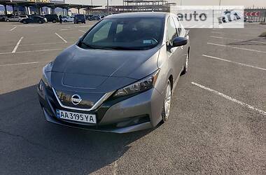 Хэтчбек Nissan Leaf 2021 в Киеве