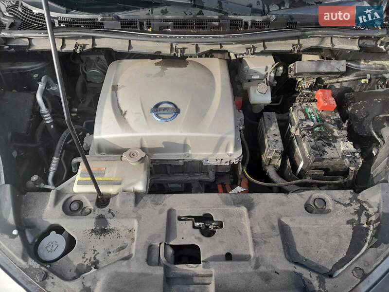 Хетчбек Nissan Leaf 2014 в Вінниці фото 7 Хетчбек Nissan Leaf 2014 в Вінниці