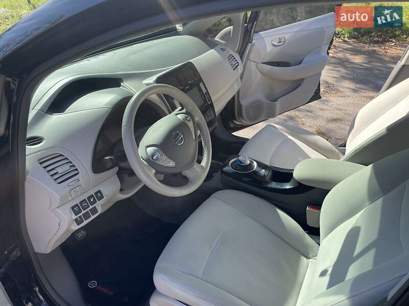 Хэтчбек Nissan Leaf 2013 в Житомире