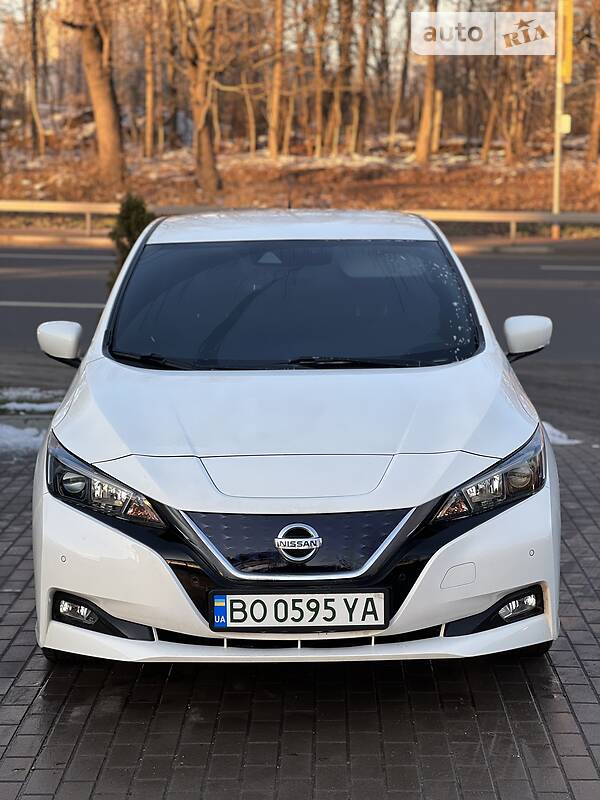 Хэтчбек Nissan Leaf 2018 в Тернополе