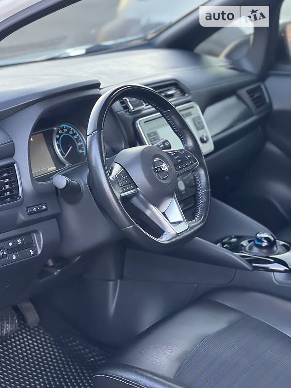 Хэтчбек Nissan Leaf 2018 в Тернополе