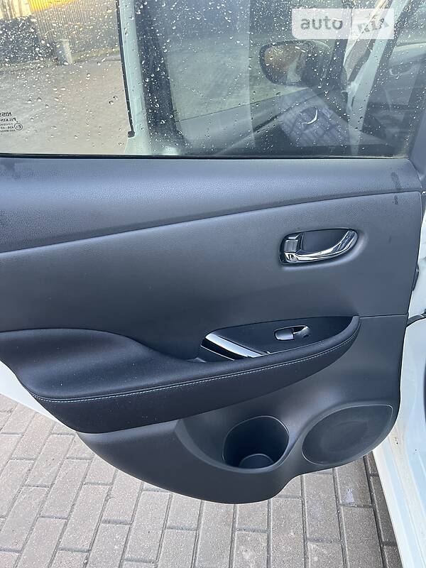 Хэтчбек Nissan Leaf 2018 в Тернополе