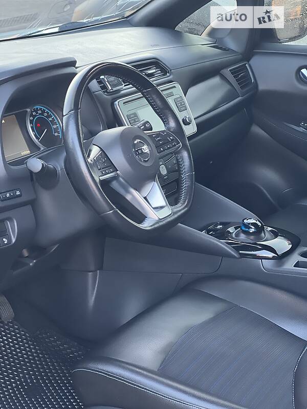 Хэтчбек Nissan Leaf 2018 в Тернополе