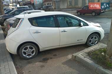 Хэтчбек Nissan Leaf 2013 в Николаеве