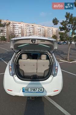 Хэтчбек Nissan Leaf 2013 в Николаеве