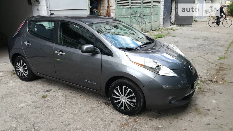 Хэтчбек Nissan Leaf 2016 в Ивано-Франковске