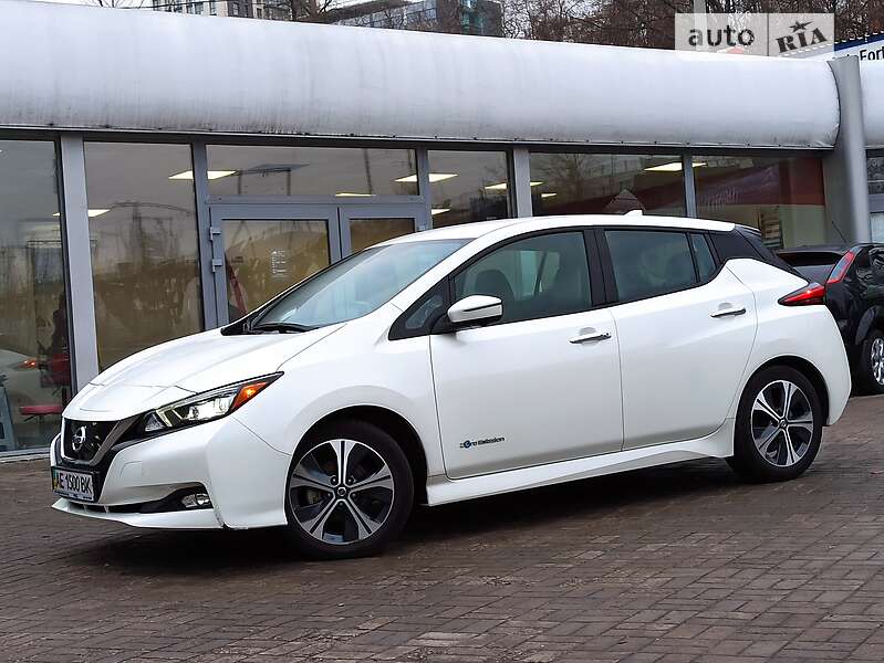 Хетчбек Nissan Leaf 2019 в Дніпрі