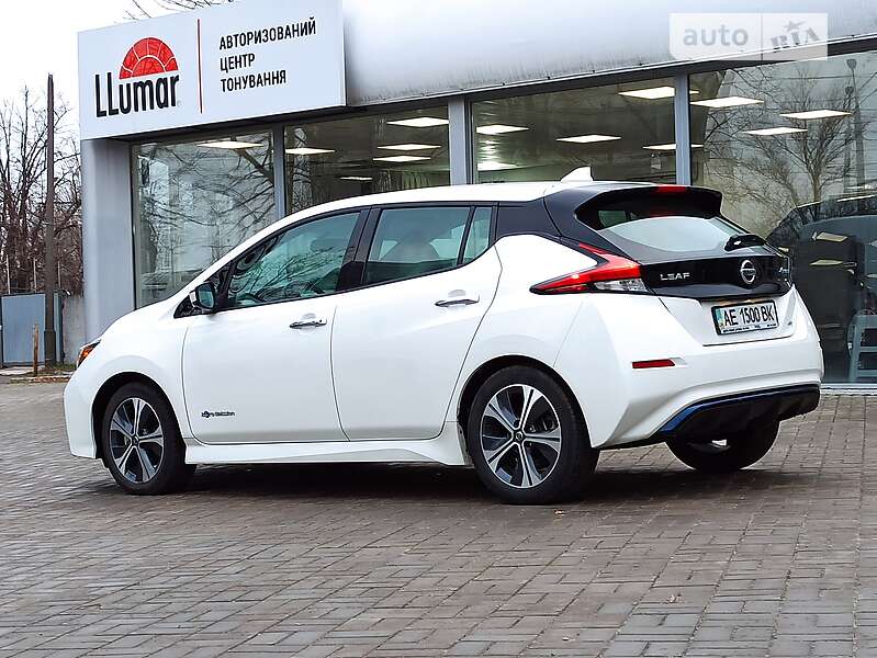 Хетчбек Nissan Leaf 2019 в Дніпрі