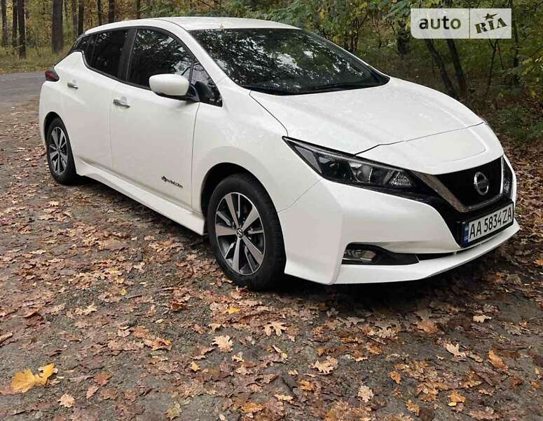 Хетчбек Nissan Leaf 2019 в Києві