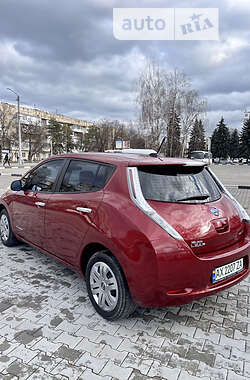 Хэтчбек Nissan Leaf 2015 в Черновцах