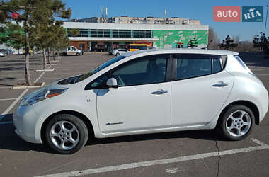 Хэтчбек Nissan Leaf 2013 в Николаеве