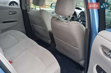 Хэтчбек Nissan Leaf 2011 в 