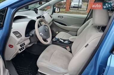 Хетчбек Nissan Leaf 2011 в Дніпрі