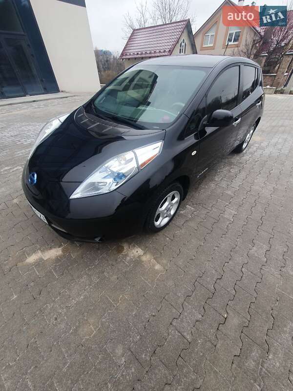 Хэтчбек Nissan Leaf 2012 в Ровно