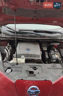 Хэтчбек Nissan Leaf 2013 в Одессе