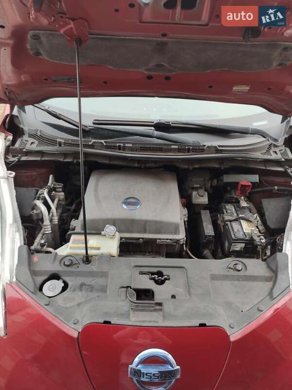 Хэтчбек Nissan Leaf 2013 в Одессе