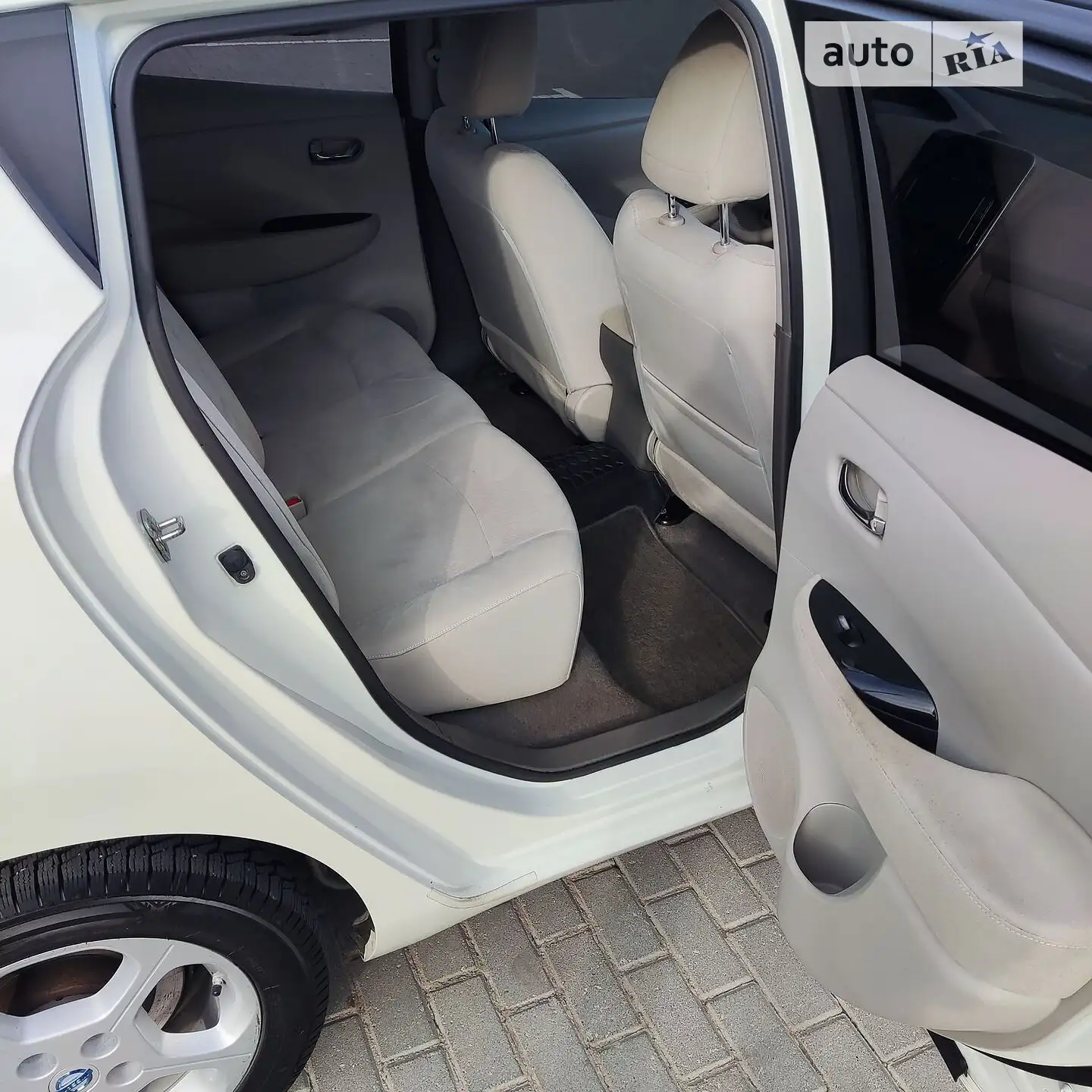 2011 Nissan Leaf - мініатюра 9