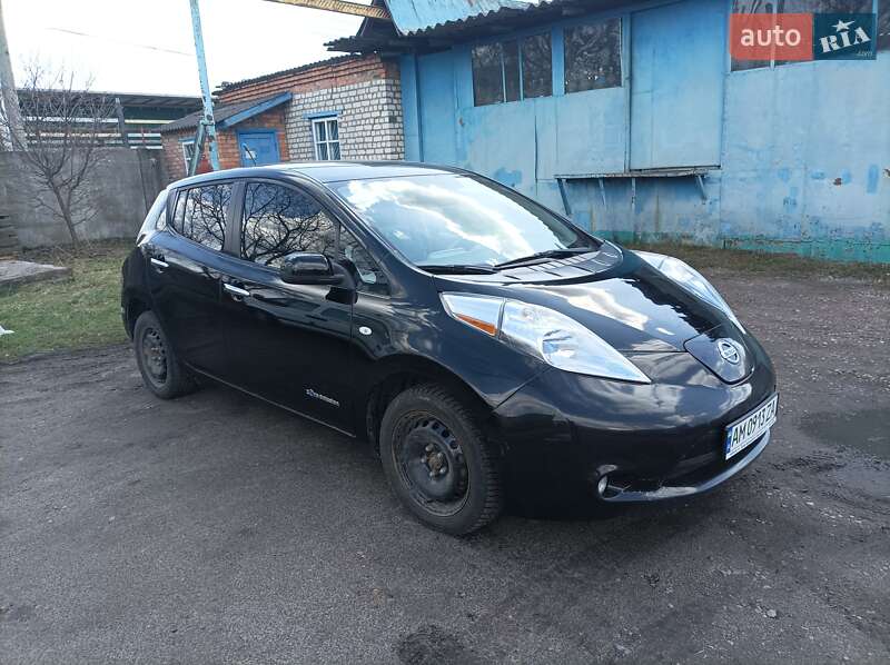 Хэтчбек Nissan Leaf 2012 в Бердичеве фото Хэтчбек Nissan Leaf 2012 в Бердичеве