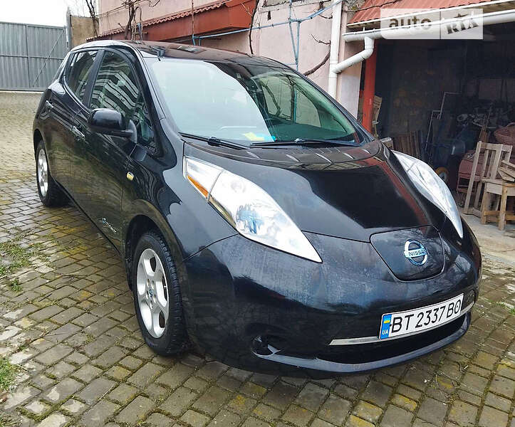 Хэтчбек Nissan Leaf 2014 в Херсоне