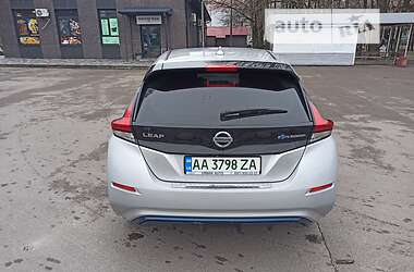 Хэтчбек Nissan Leaf 2018 в Киеве