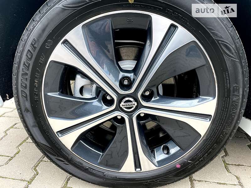 Хэтчбек Nissan Leaf 2022 в Хмельницком