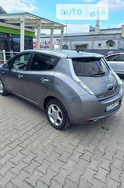 Хэтчбек Nissan Leaf 2014 в Черновцах
