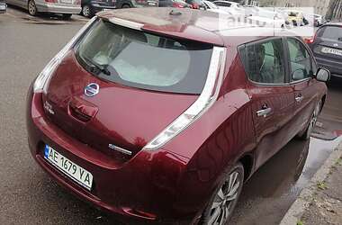 Хетчбек Nissan Leaf 2015 в Дніпрі