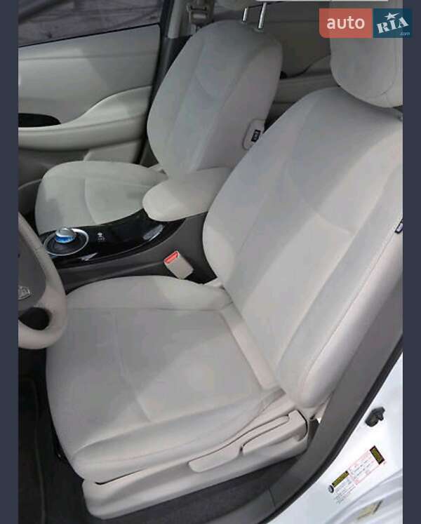 Хэтчбек Nissan Leaf 2013 в Днепре