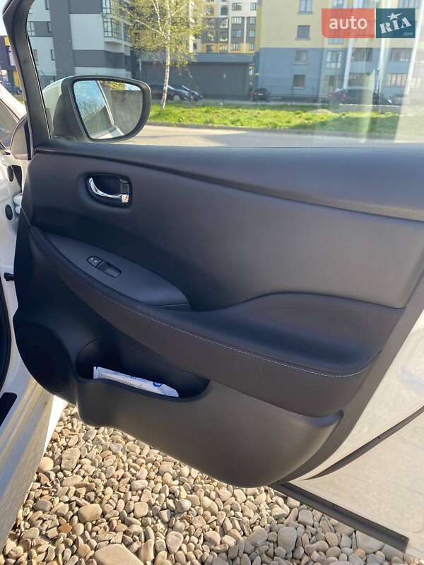 Хетчбек Nissan Leaf 2021 в Івано-Франківську