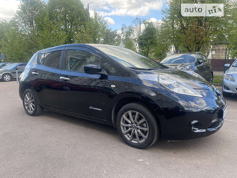 Хэтчбек Nissan Leaf 2016 в Житомире