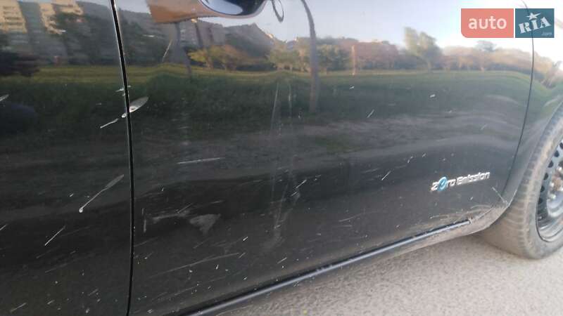 Хетчбек Nissan Leaf 2014 в Харкові