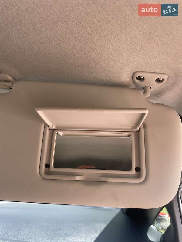 Хетчбек Nissan Leaf 2014 в Звягелі фото 24 Хетчбек Nissan Leaf 2014 в Звягелі