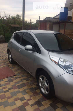 Хэтчбек Nissan Leaf 2013 в Запорожье