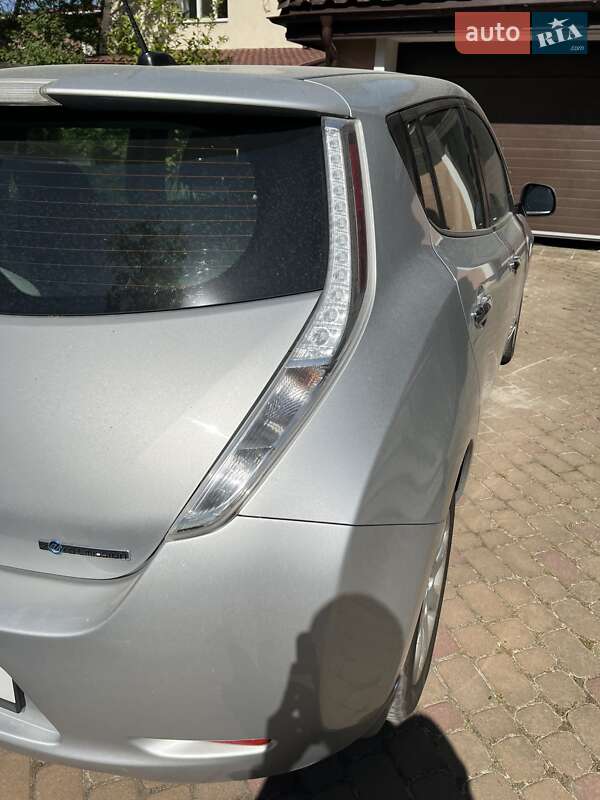 Хетчбек Nissan Leaf 2015 в Ірпені фото 9 Хетчбек Nissan Leaf 2015 в Ірпені