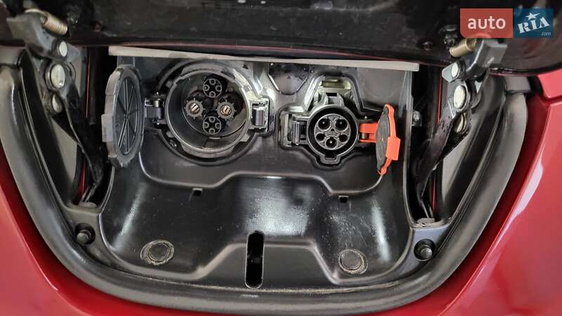 Хэтчбек Nissan Leaf 2016 в Львове