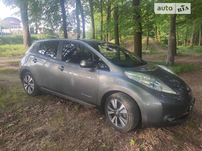 Хэтчбек Nissan Leaf 2017 в Львове