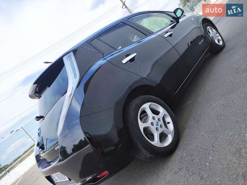 Хэтчбек Nissan Leaf 2012 в Белгороде-Днестровском