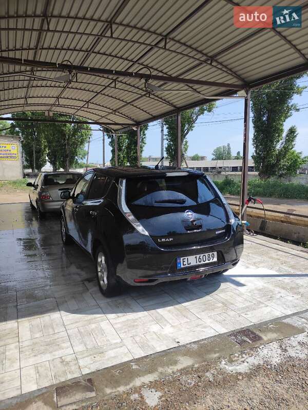 Хэтчбек Nissan Leaf 2012 в Белгороде-Днестровском